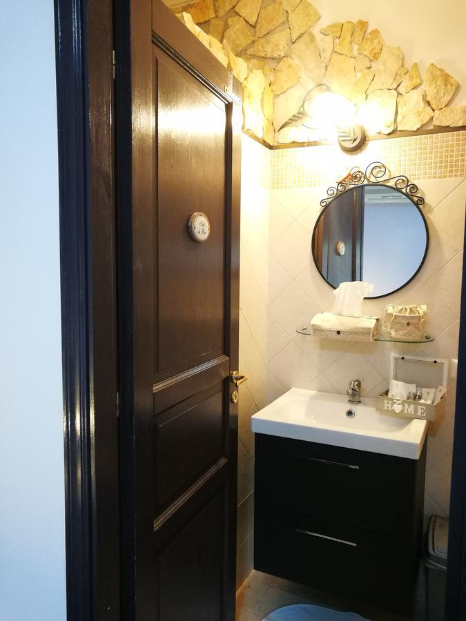Antica Aria Di Roma Bed & Breakfast ภายนอก รูปภาพ